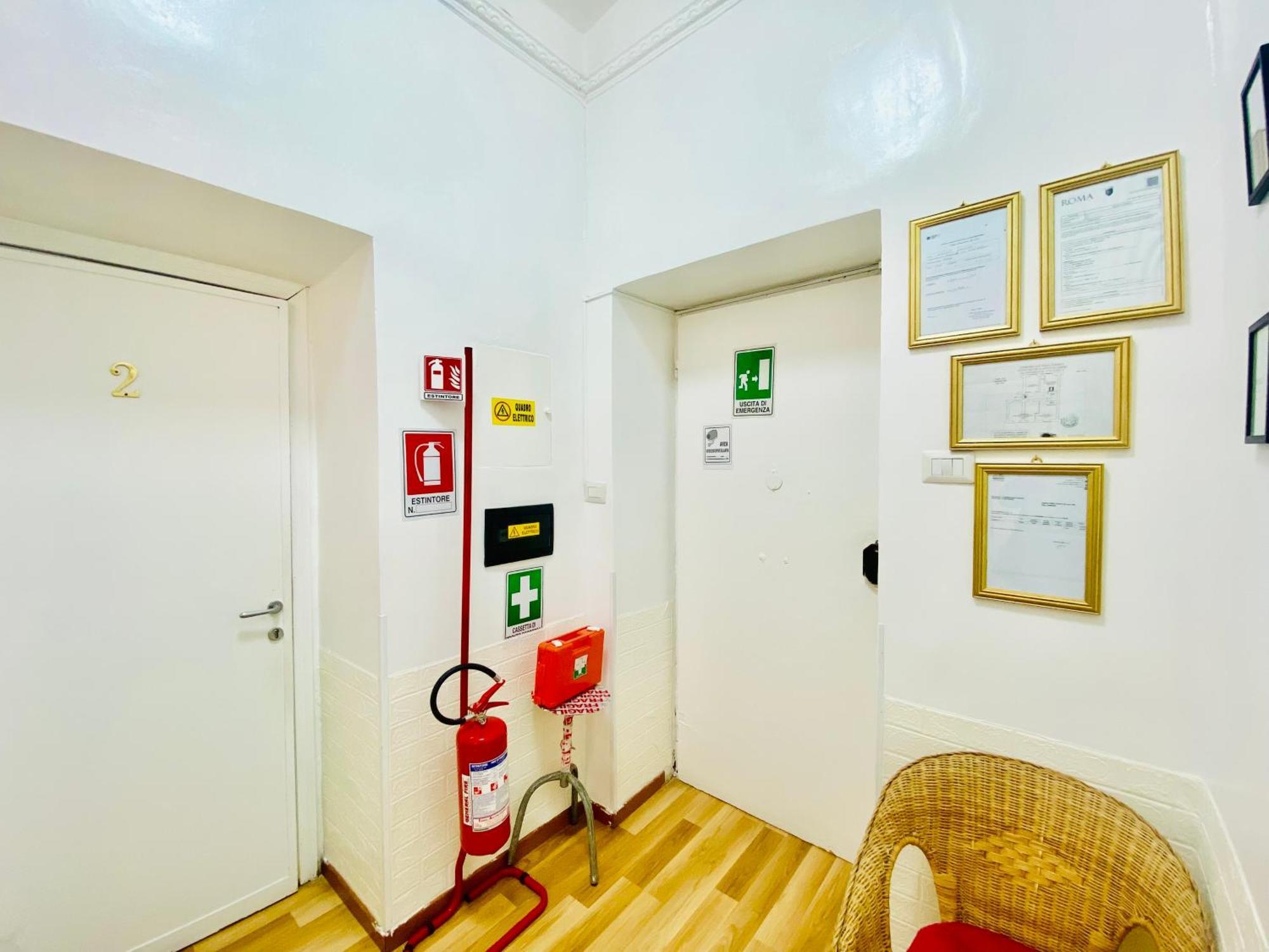 Comfort Inn Roma Termini Exterior photo